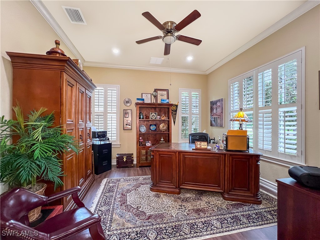 3 Bed SingleFamilyResidence for Sale in Shady Bend, FL — photo 8