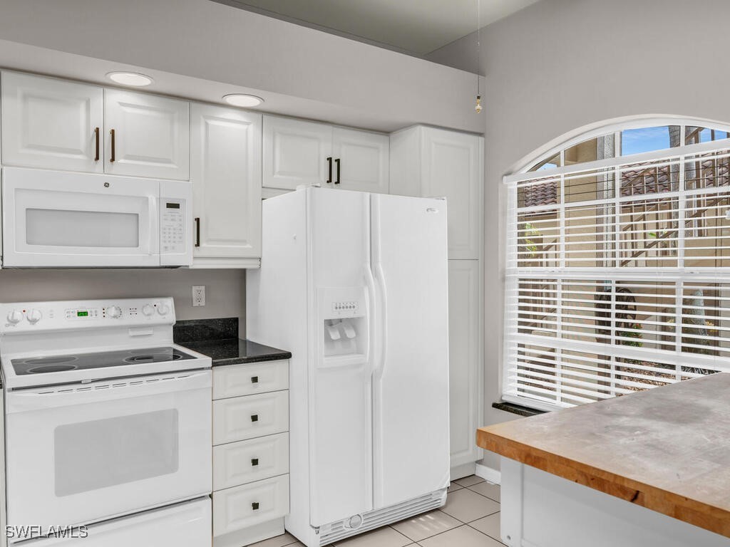 3 Bed Waterfront Home for Sale in Naples, FL, $379,900 — photo 8