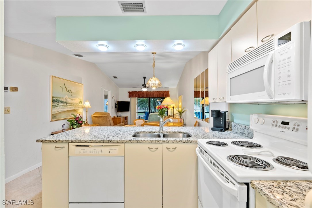 2 Bed Condominium for Sale in Court Of Palms, photo 8