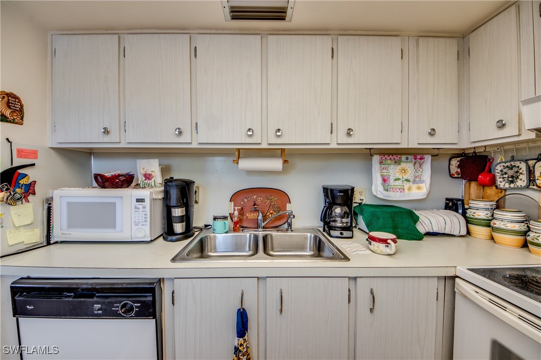 2 Bed Waterfront Home for Sale in Tropic Terrace, photo 8