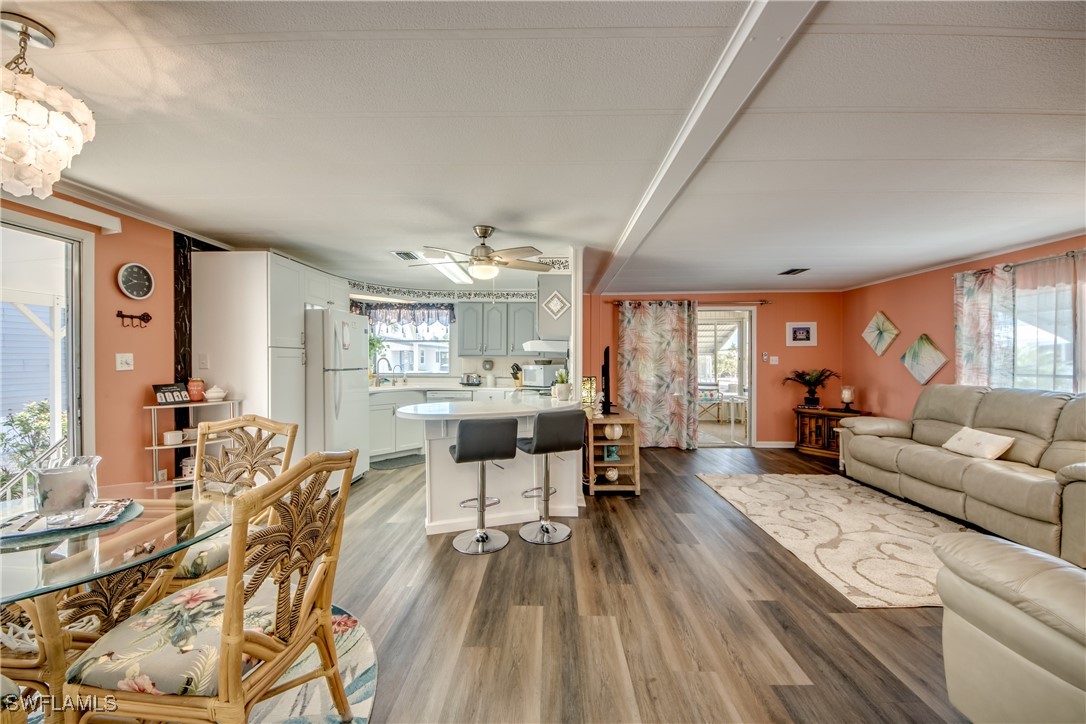 2 Bed ManufacturedHome for Sale in Pine Island Cove, photo 8