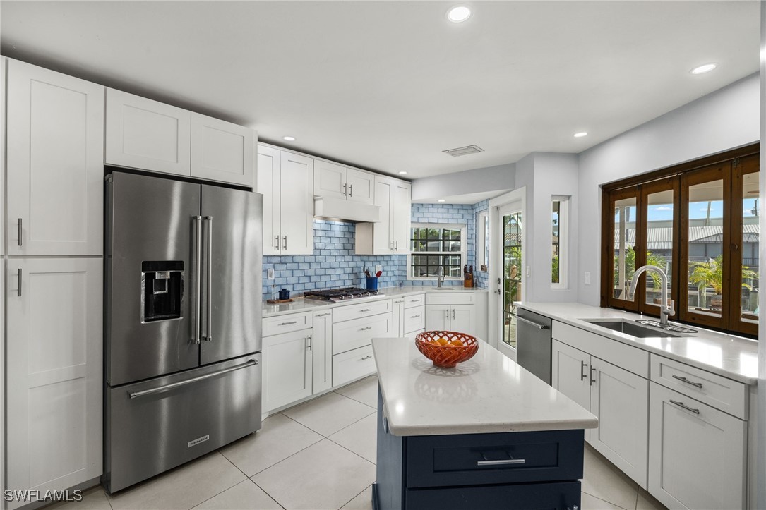 2 Bed Pool Home for Sale in St James City, photo 8