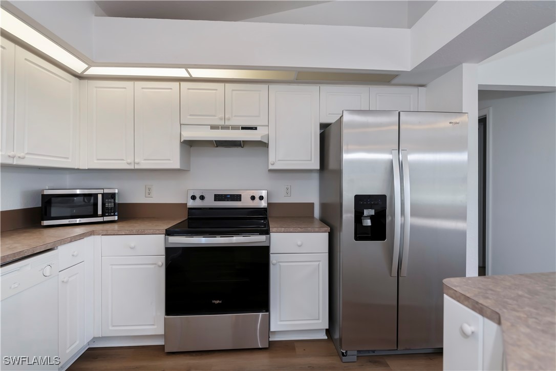 4 Bed SingleFamilyResidence for Sale in Cape Coral, photo 8