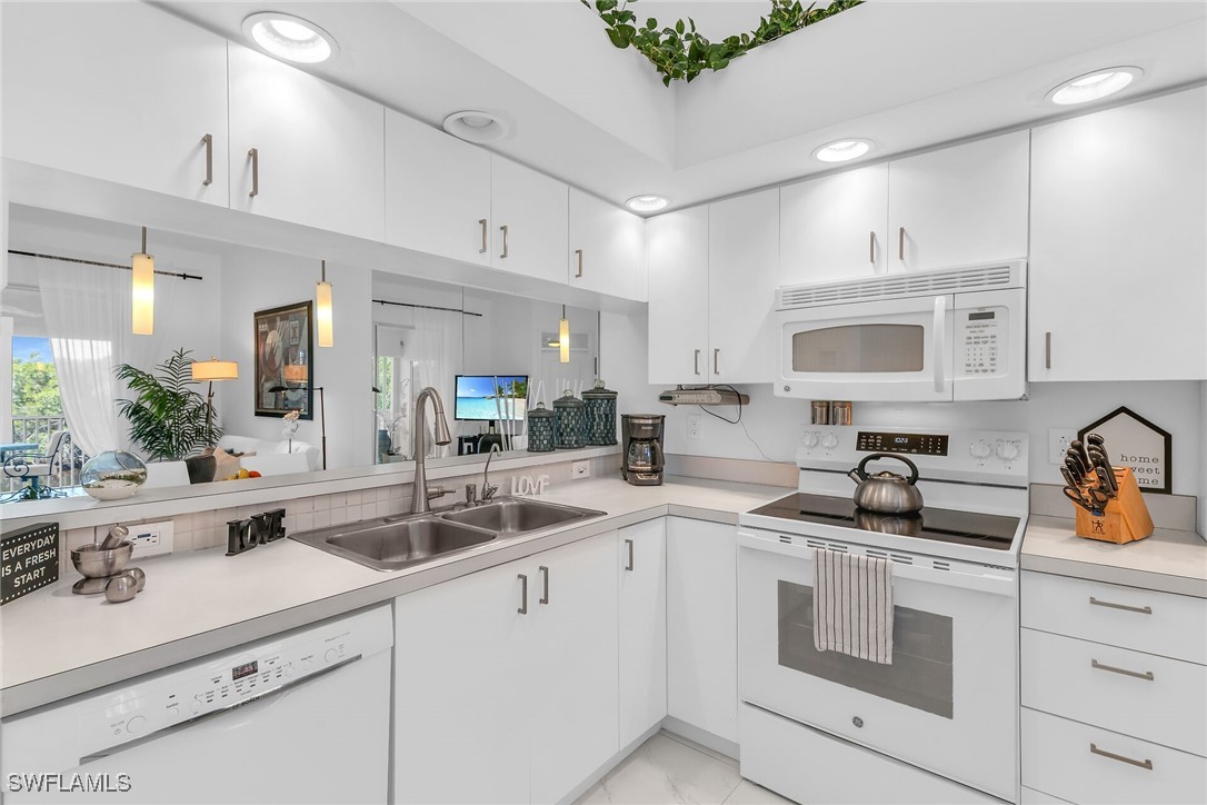 2 Bed Waterfront Home for Sale in Naples, FL, $350,000 — photo 8