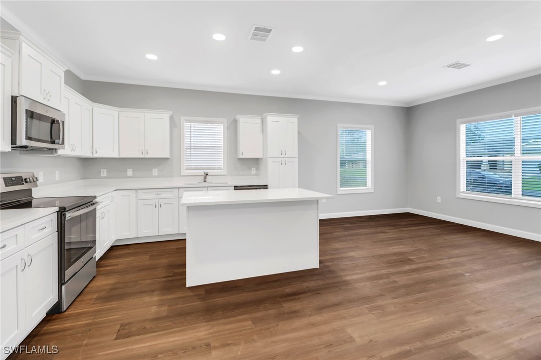 4 Bed SingleFamilyResidence for Sale in Lehigh Acres, FL — photo 8