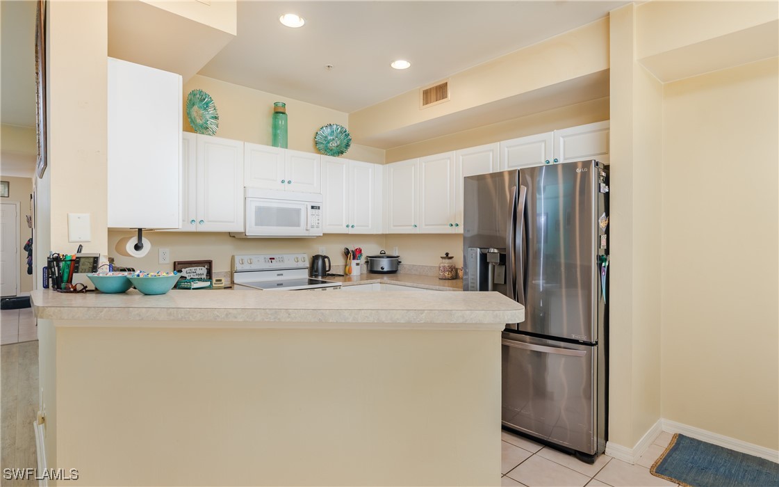 2 Bed Condominium for Sale in Clubhouse Villas, FL, $179,900 — photo 8