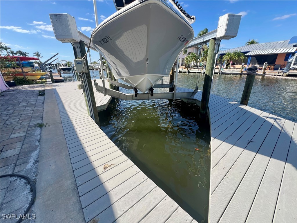 2 Bed Waterfront Home for Sale in Matlacha, photo 8