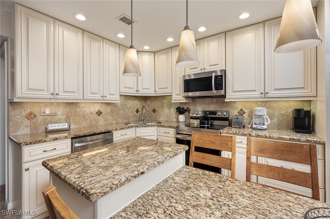 2 Bed Condominium for Sale in Sanibel, photo 8