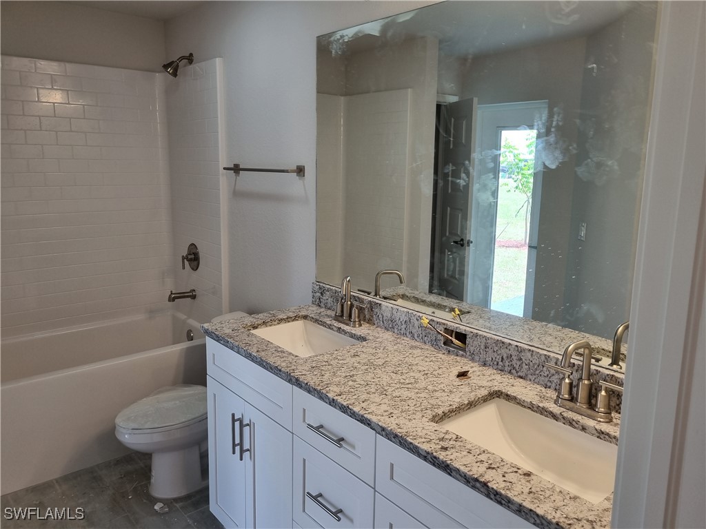 4 Bed SingleFamilyResidence for Sale in Cape Coral, FL — photo 8