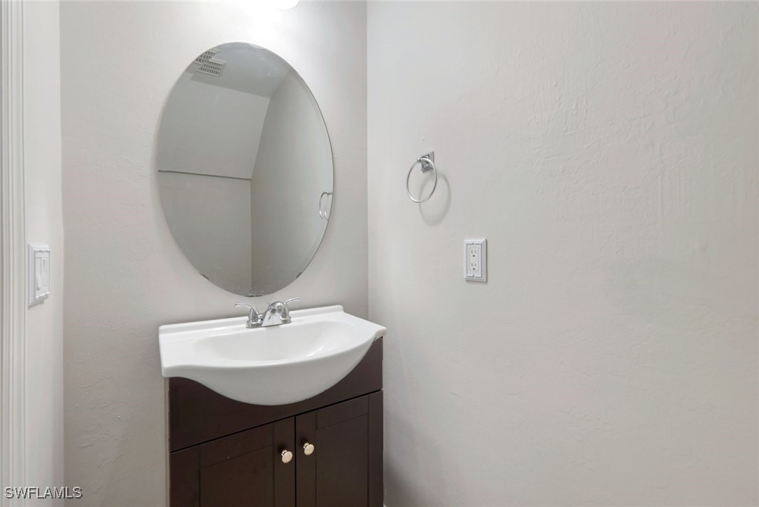 3 Bed Townhouse for Sale in Naples, FL, $350,000 — photo 8