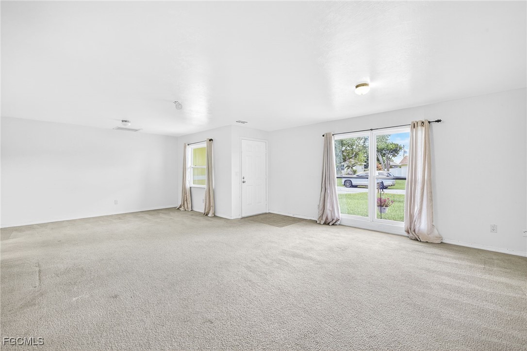 2 Bed SingleFamilyResidence for Sale in Not Applicable, FL — photo 8