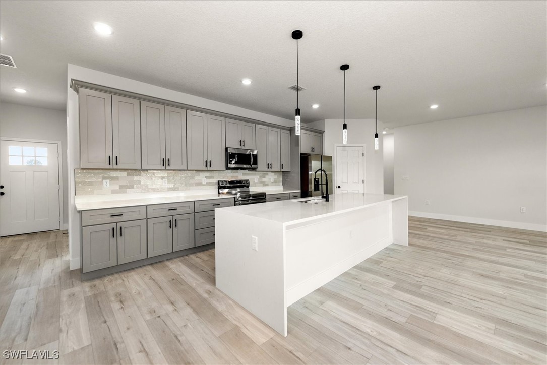 4 Bed SingleFamilyResidence for Sale in Sun N Lakes, photo 8