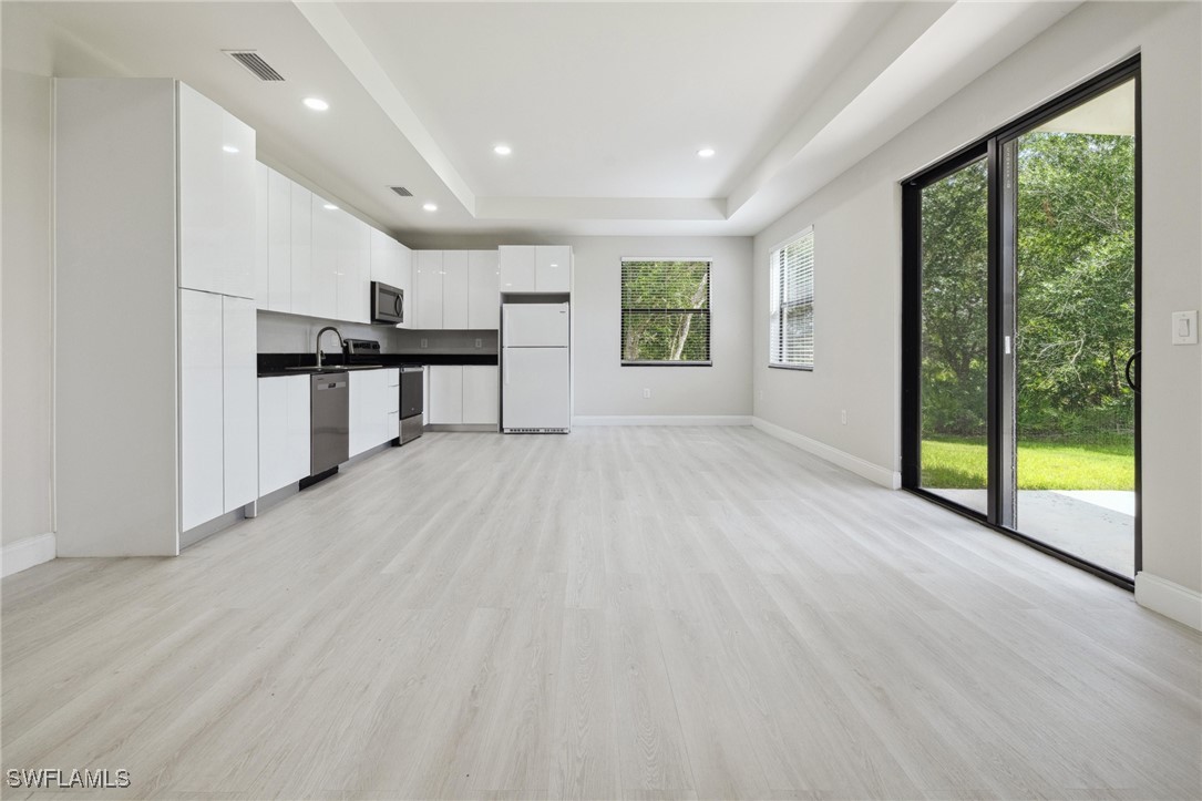 3 Bed SingleFamilyResidence for Sale in Lehigh Acres, photo 8