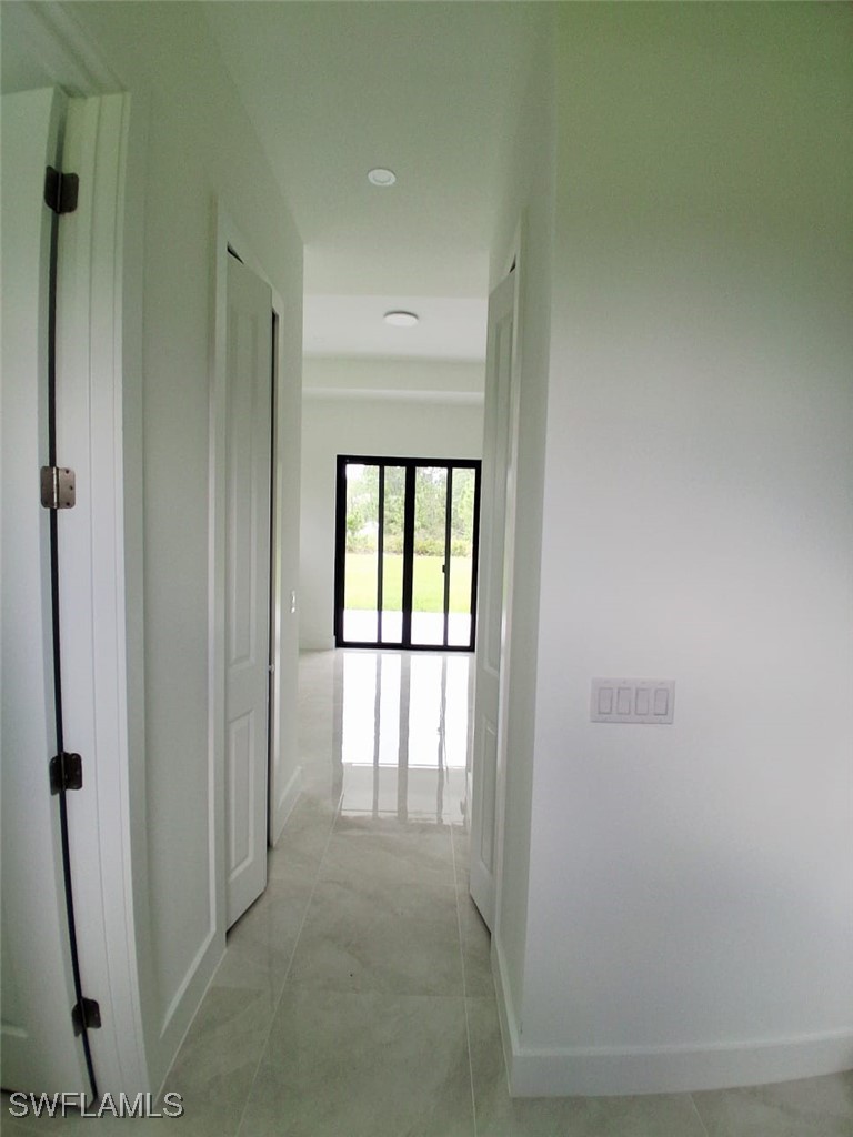 3 Bed SingleFamilyResidence for Sale in Lehigh Acres, photo 8