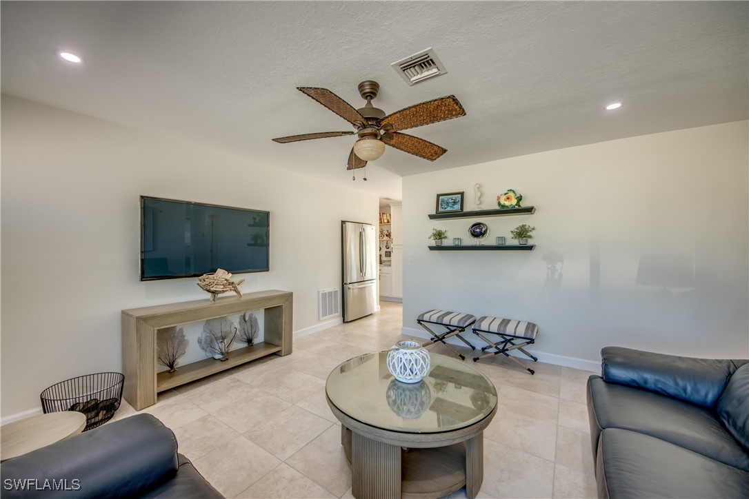 2 Bed Waterfront Home for Sale in Bokeelia, photo 8