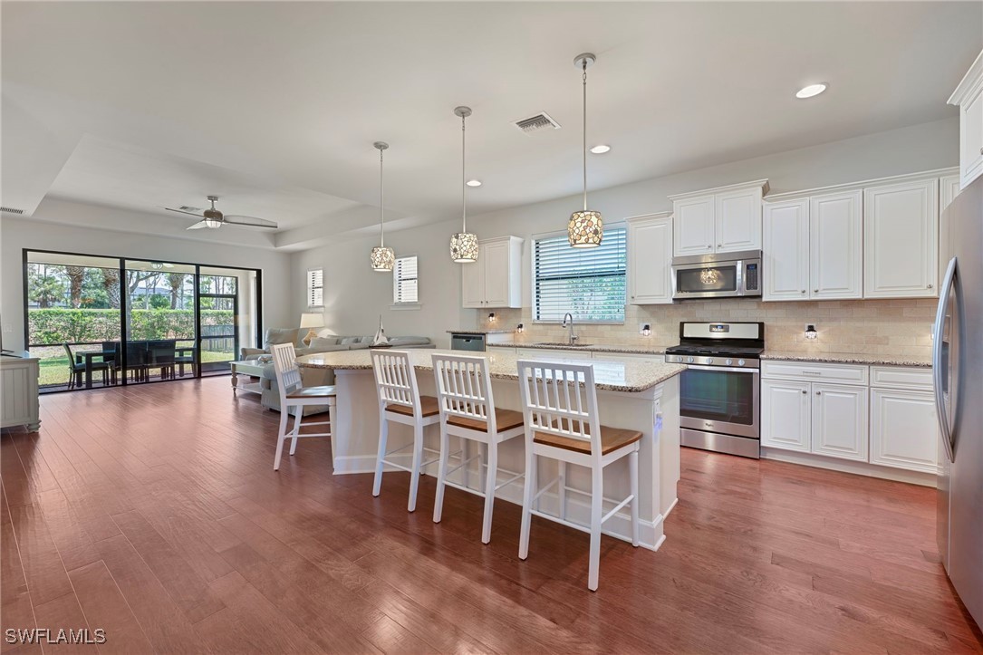 3 Bed SingleFamilyResidence for Sale in Naples, FL, $725,000 — photo 8