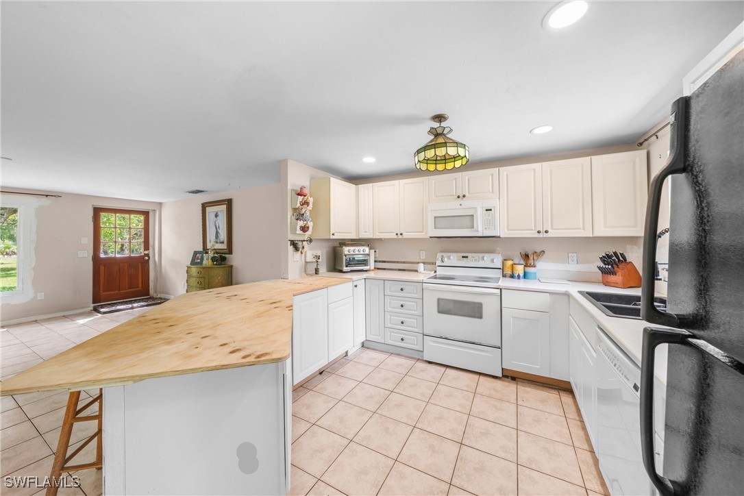 2 Bed SingleFamilyResidence for Sale in Naples, photo 8