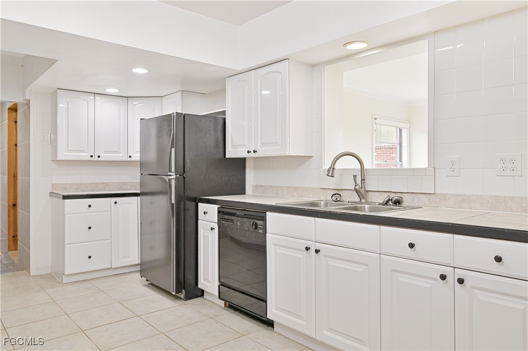 3 Bed SingleFamilyResidence for Sale in Lehigh Acres, photo 8
