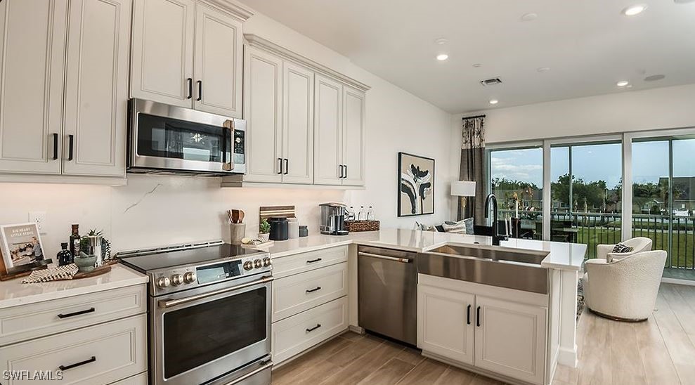 4 Bed Condominium for Sale in Seahaven, photo 8