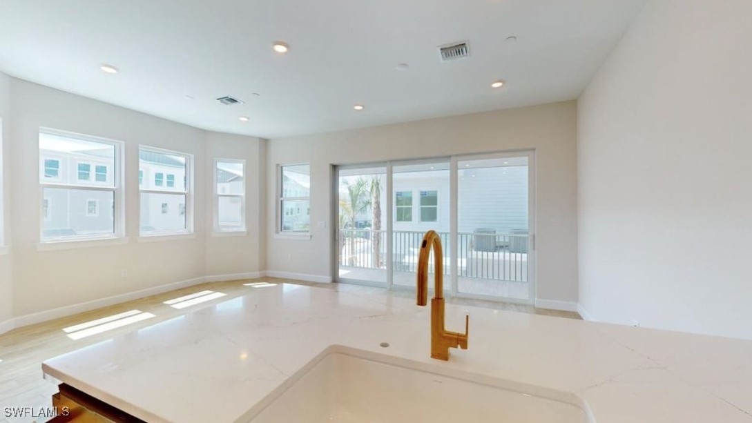 4 Bed Condominium for Sale in Seahaven, photo 8
