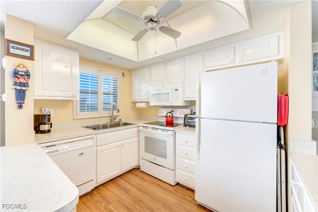 2 Bed Condominium for Sale in Fort Myers Beach, FL, $410,000 — photo 8