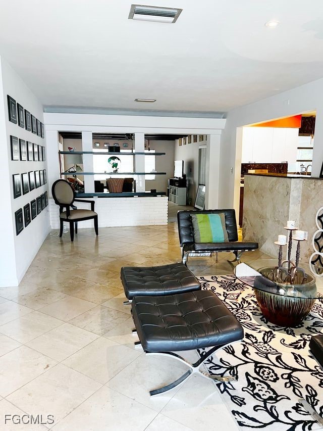 2 Bed SingleFamilyResidence for Sale in Cypress Terrace, photo 8