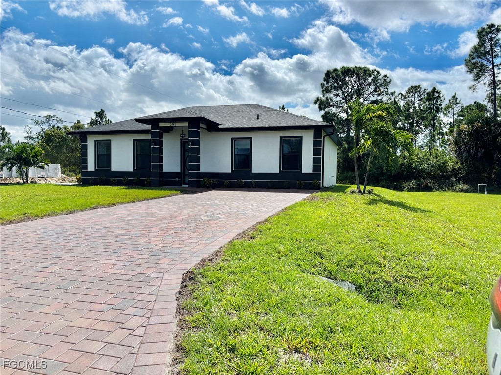 4 Bed SingleFamilyResidence for Sale in Lehigh Acres, FL — photo 8