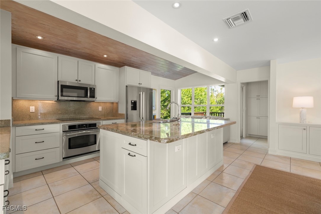 4 Bed SingleFamilyResidence for Sale in Gulf Pines, FL — photo 8