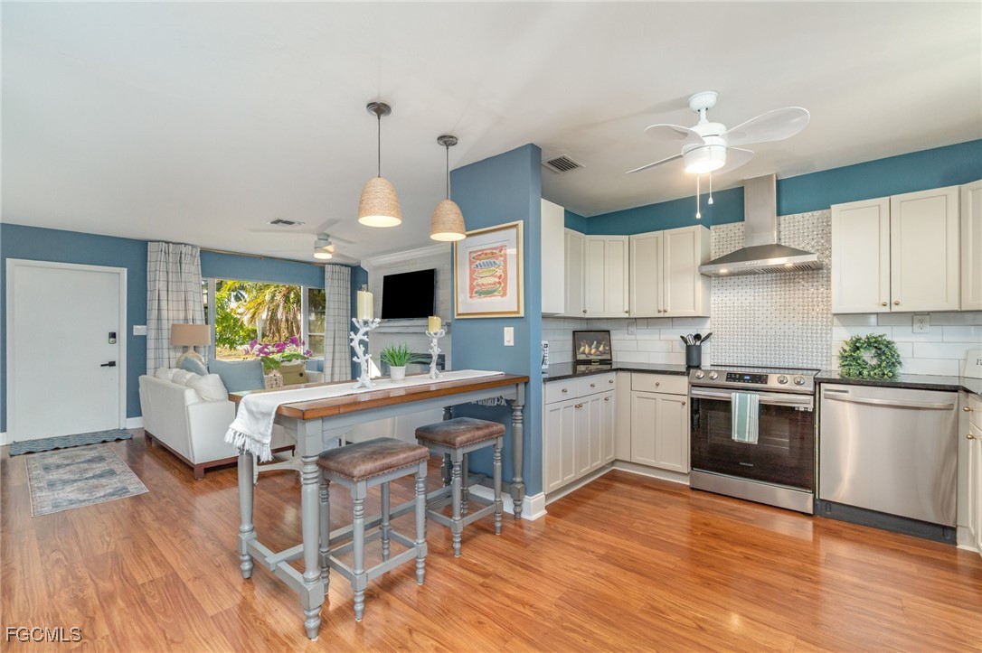 2 Bed Waterfront Home for Sale in Bokeelia, photo 8