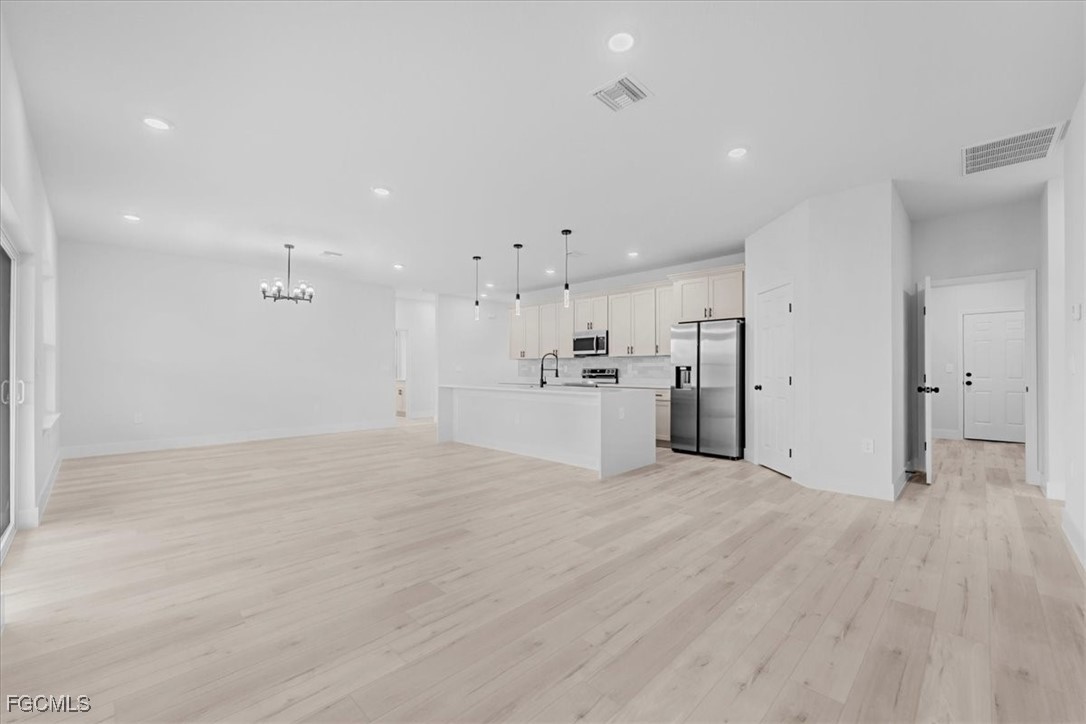 4 Bed SingleFamilyResidence for Sale in Sun N Lakes, photo 8