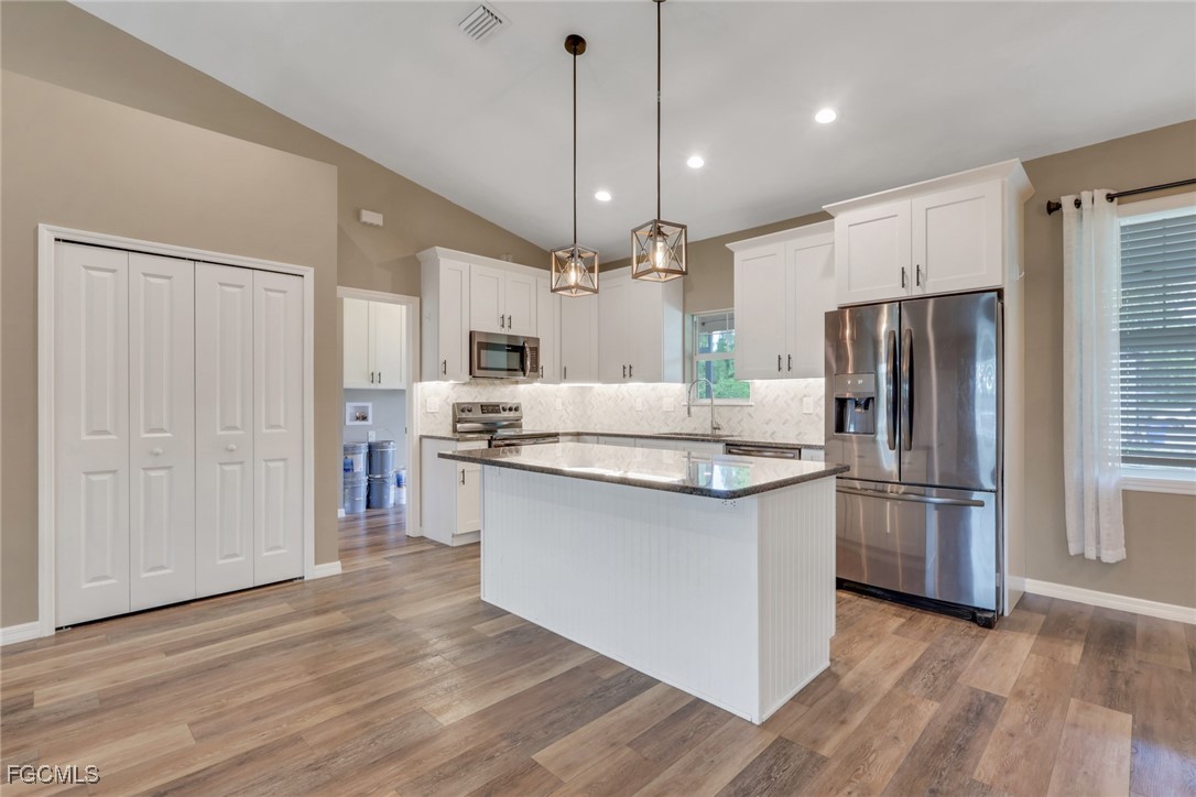 3 Bed SingleFamilyResidence for Sale in Not Applicable, FL — photo 8