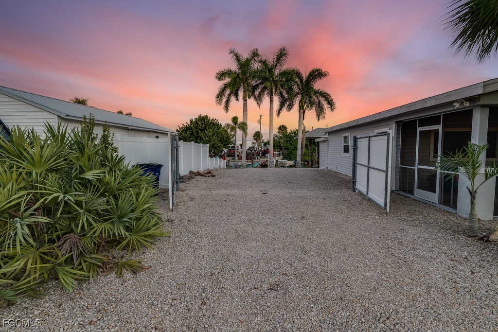 2 Bed Waterfront Home for Sale in Bokeelia, photo 8