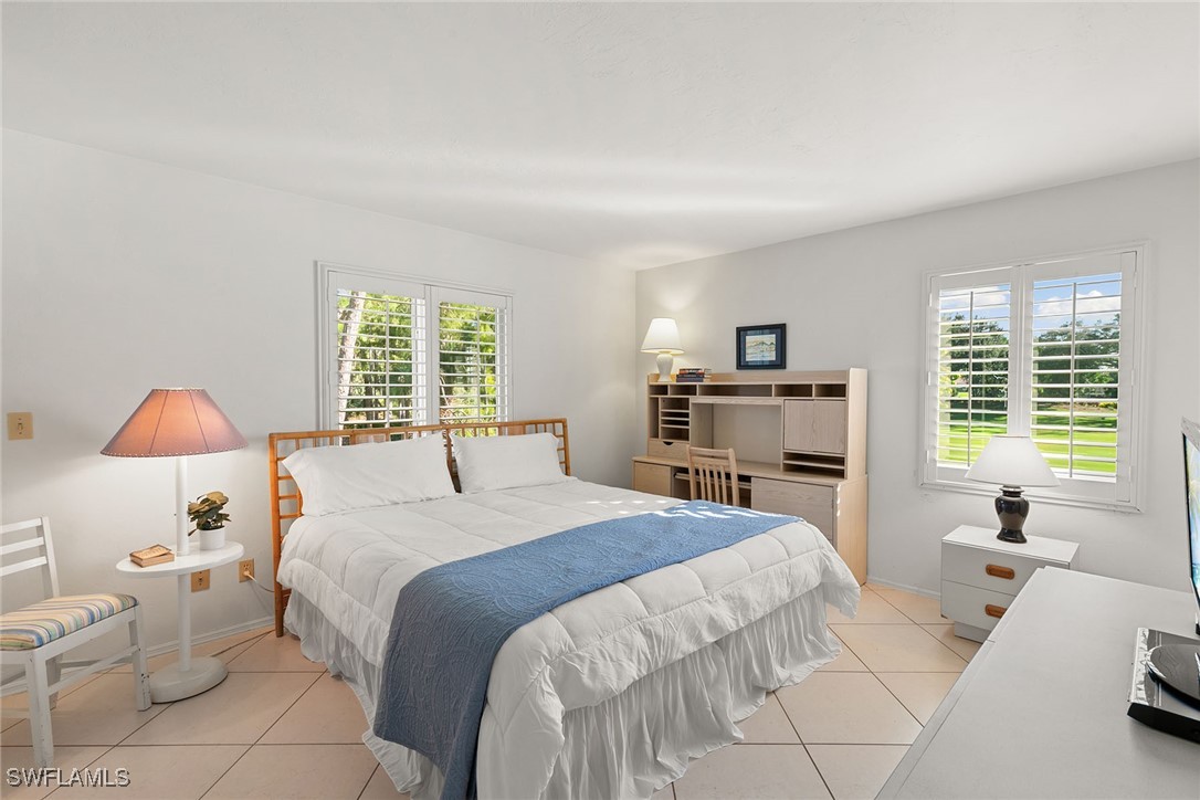 2 Bed Condominium for Sale in Foxmoor, FL, $255,000 — photo 8