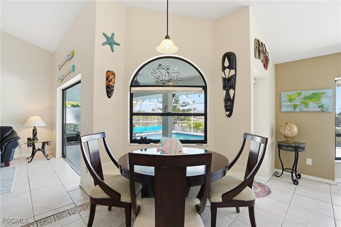 3 Bed Pool Home for Sale in Cape Coral, photo 8
