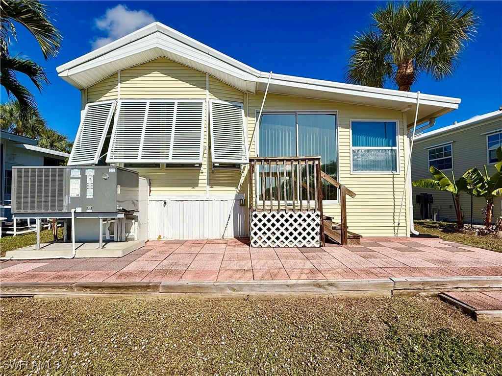 1 Bed ManufacturedHome for Sale in Naples, FL, $129,000 — photo 8