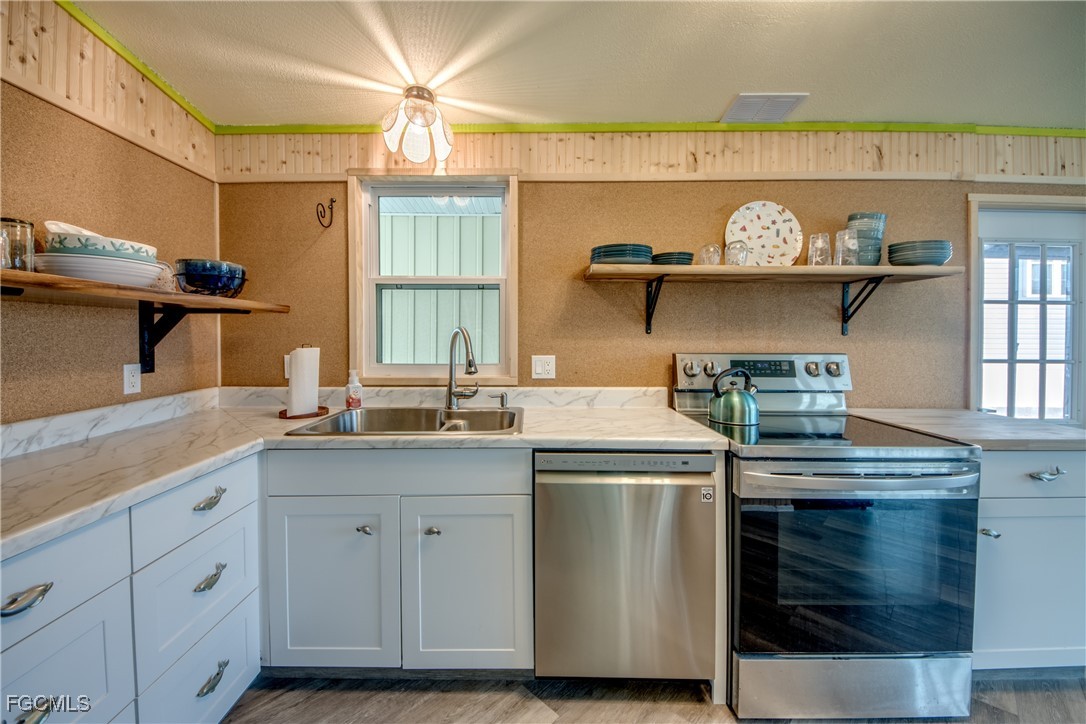 2 Bed Waterfront Home for Sale in Pine Island Cove, FL — photo 8