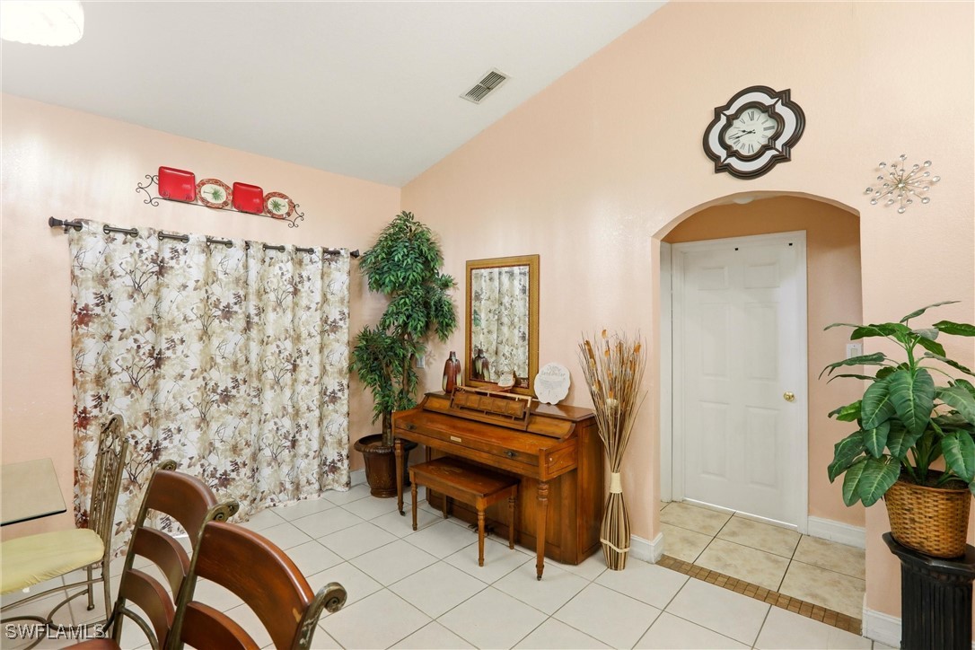 3 Bed SingleFamilyResidence for Sale in Naples, photo 8