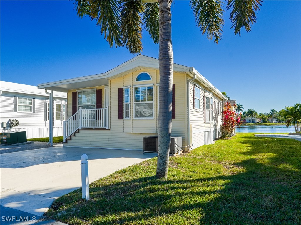 1 Bed Waterfront Home for Sale in Naples, photo 8