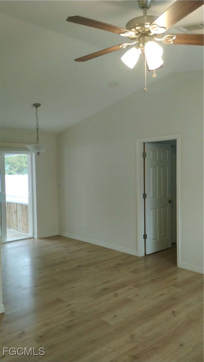 2 Bed SingleFamilyResidence for Sale in Port Charlotte, photo 8
