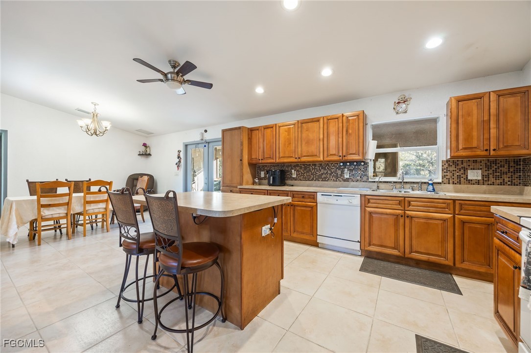 3 Bed SingleFamilyResidence for Sale in Clewiston, FL — photo 8