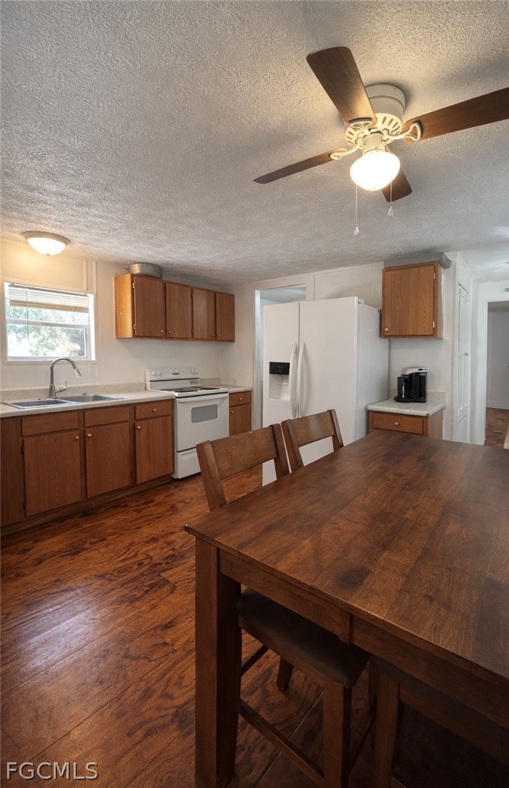 3 Bed SingleFamilyResidence for Sale in Clewiston, FL — photo 8