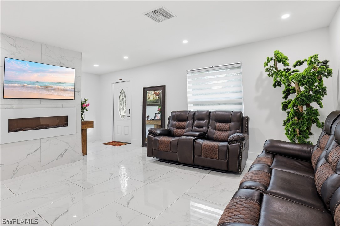 2 Bed SingleFamilyResidence for Sale in Naples, photo 8