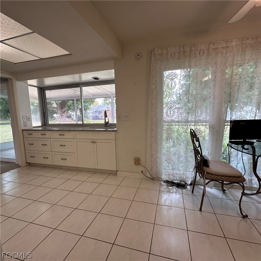 2 Bed SingleFamilyResidence for Sale in Cape Coral, photo 8