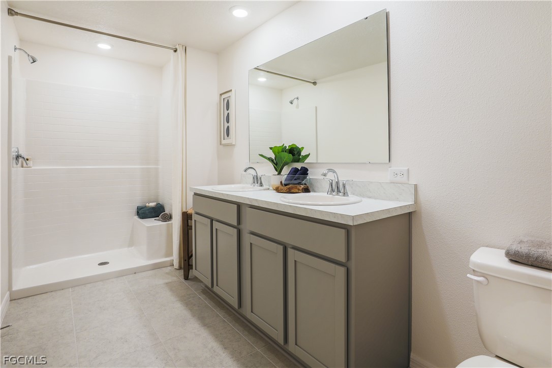 4 Bed SingleFamilyResidence for Sale in Lehigh Acres, photo 8
