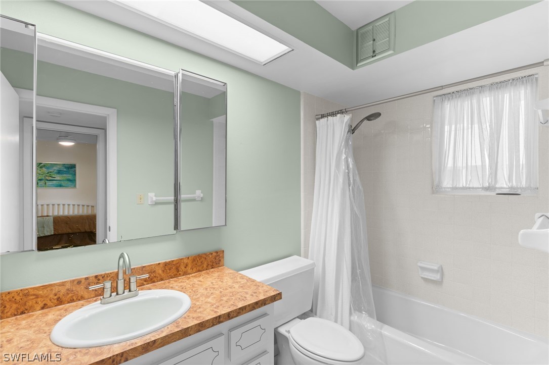 2 Bed Condominium for Sale in Palm Royal Apts, FL, $319,900 — photo 8