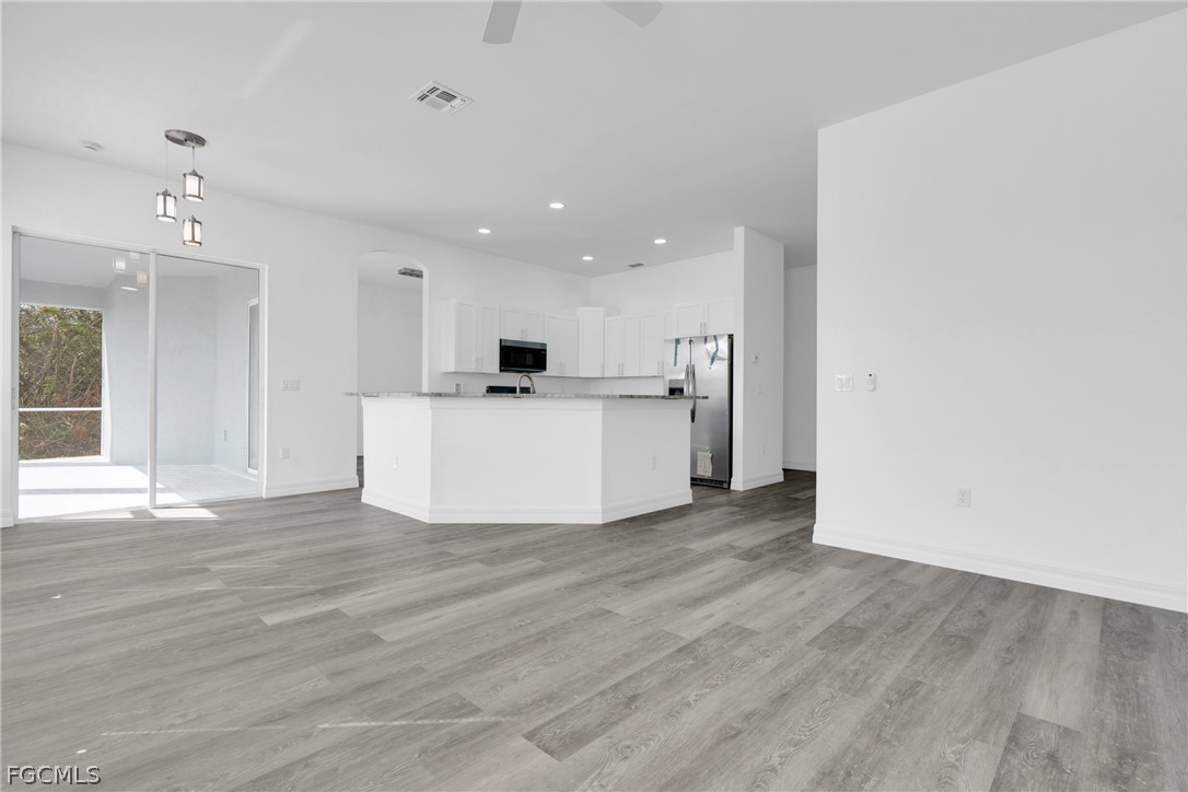3 Bed SingleFamilyResidence for Sale in Lehigh Acres, photo 8