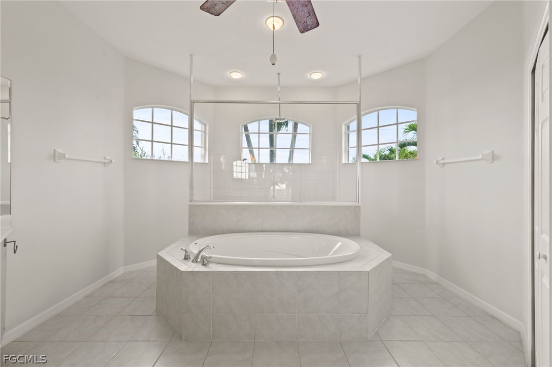 3 Bed Pool Home for Sale in Cape Coral, photo 8