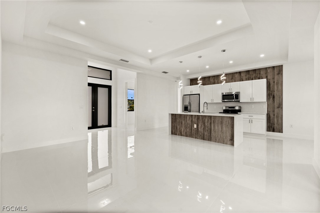 3 Bed SingleFamilyResidence for Sale in Lehigh Acres, photo 8
