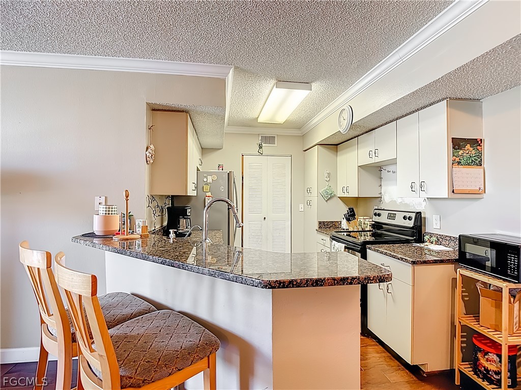 2 Bed Condominium for Sale in Musa At Daniels, FL, $134,900 — photo 8
