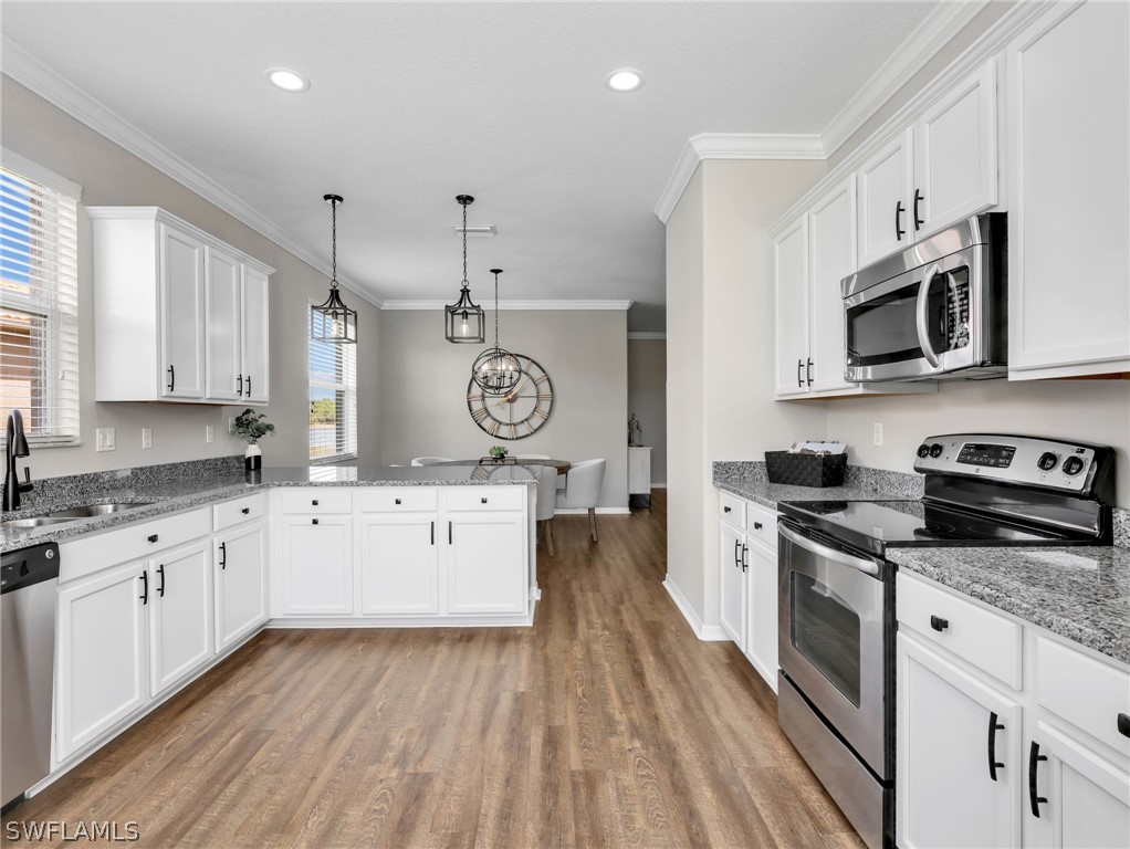 3 Bed Waterfront Home for Sale in Bella Terra, FL — photo 8